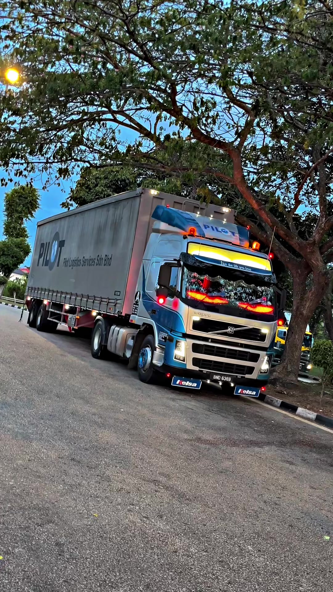 @Macha Truckers