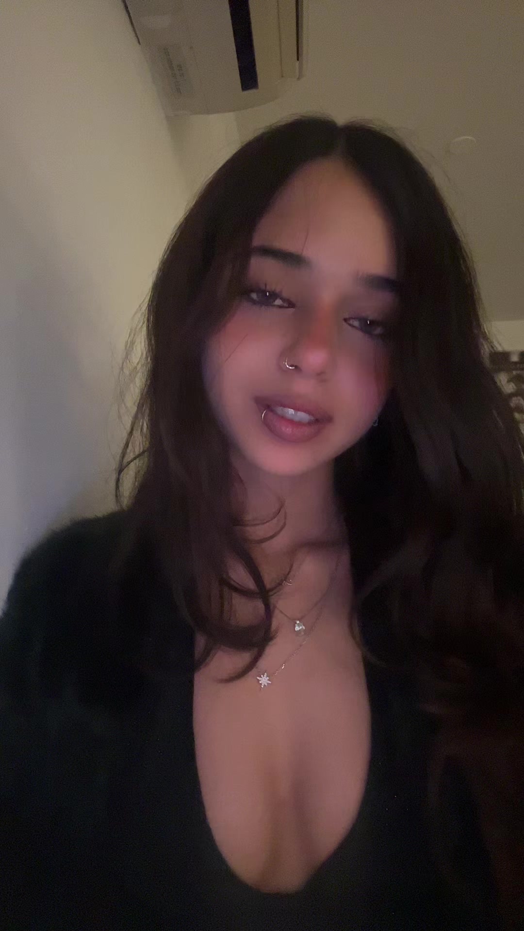 @hila๐