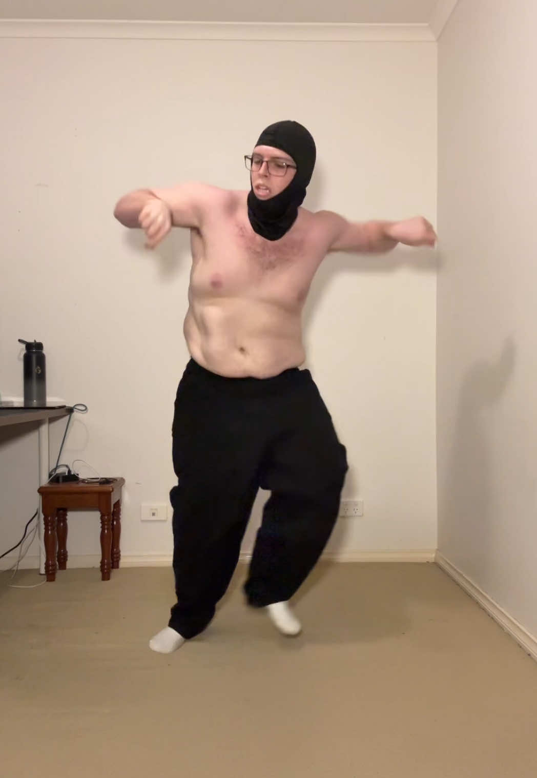@Maakwithak