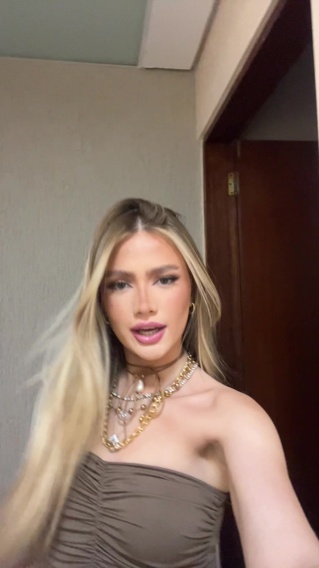 @&Egrave;rika Ferreira