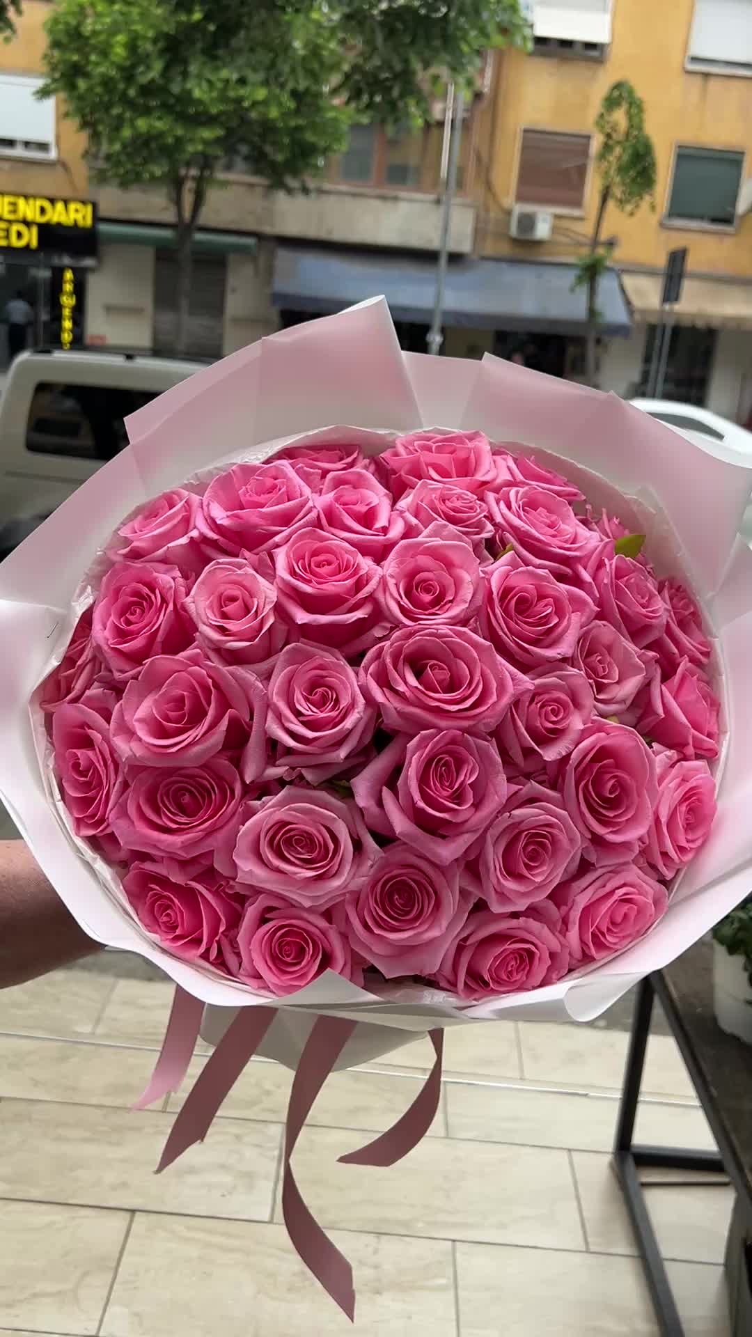 @Lona’s flowers shop