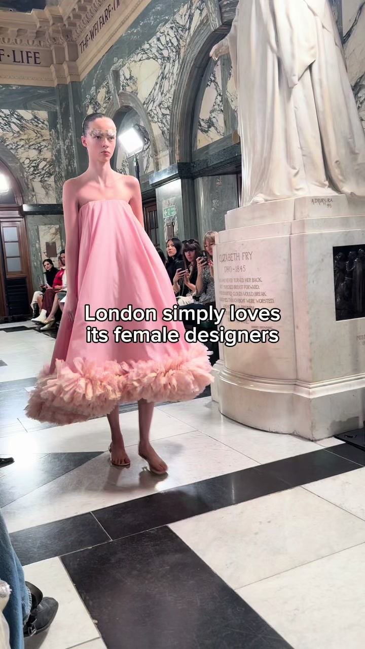 @ideservecouture