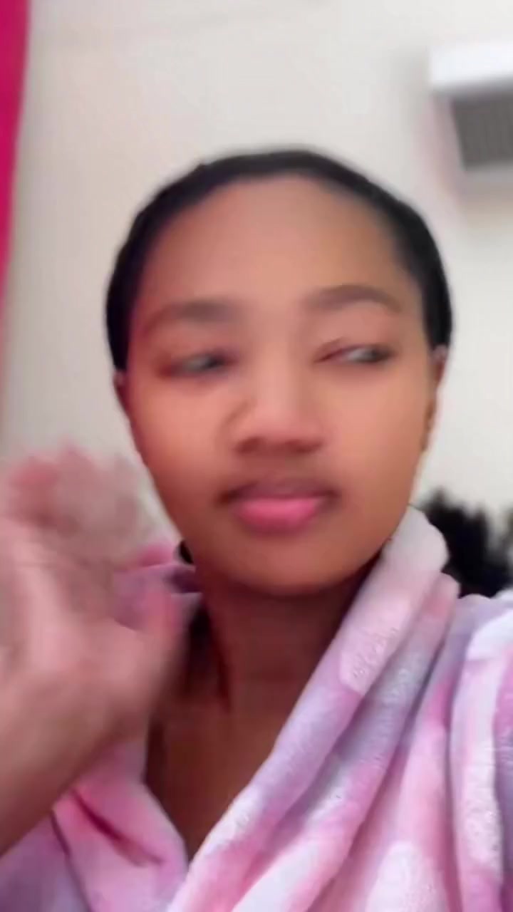 @Isakhanya
