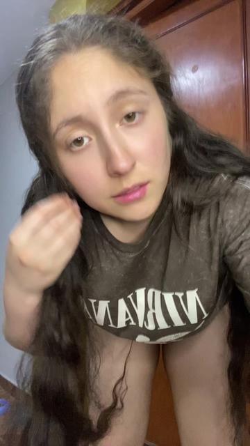 @camilareyeslara