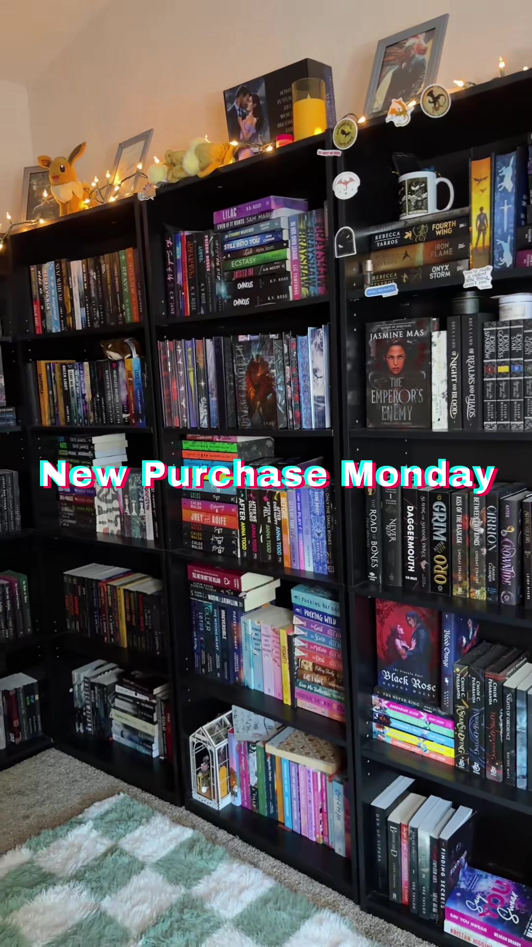 @Danielle Reads 📚☕️ 🧸