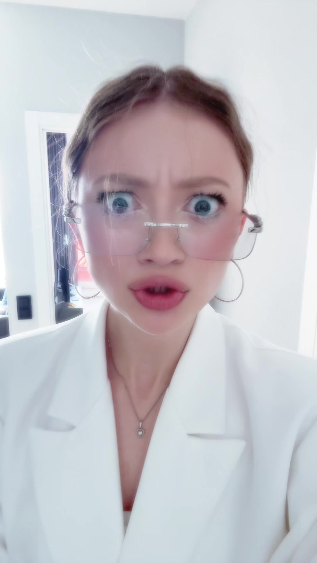 @анджилиша