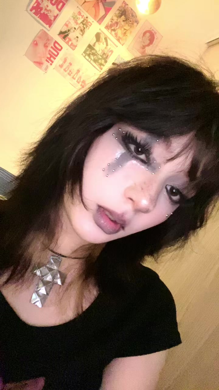 @mel_alien0