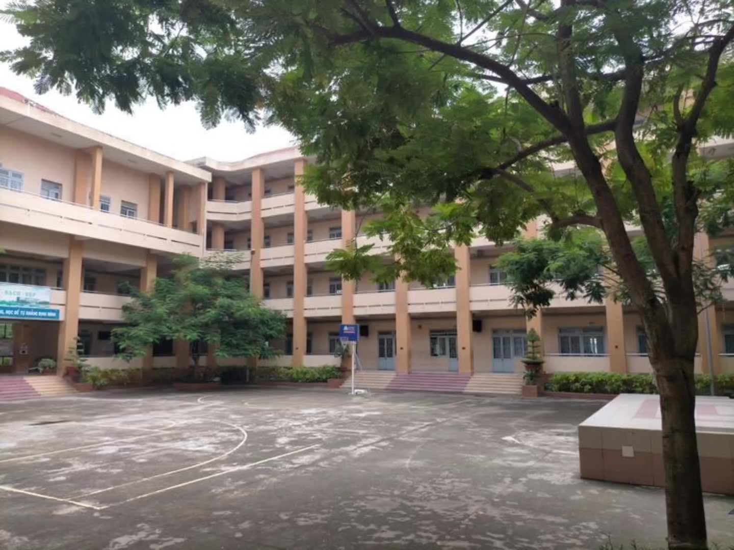 @lạnh lùng hướng ngoại