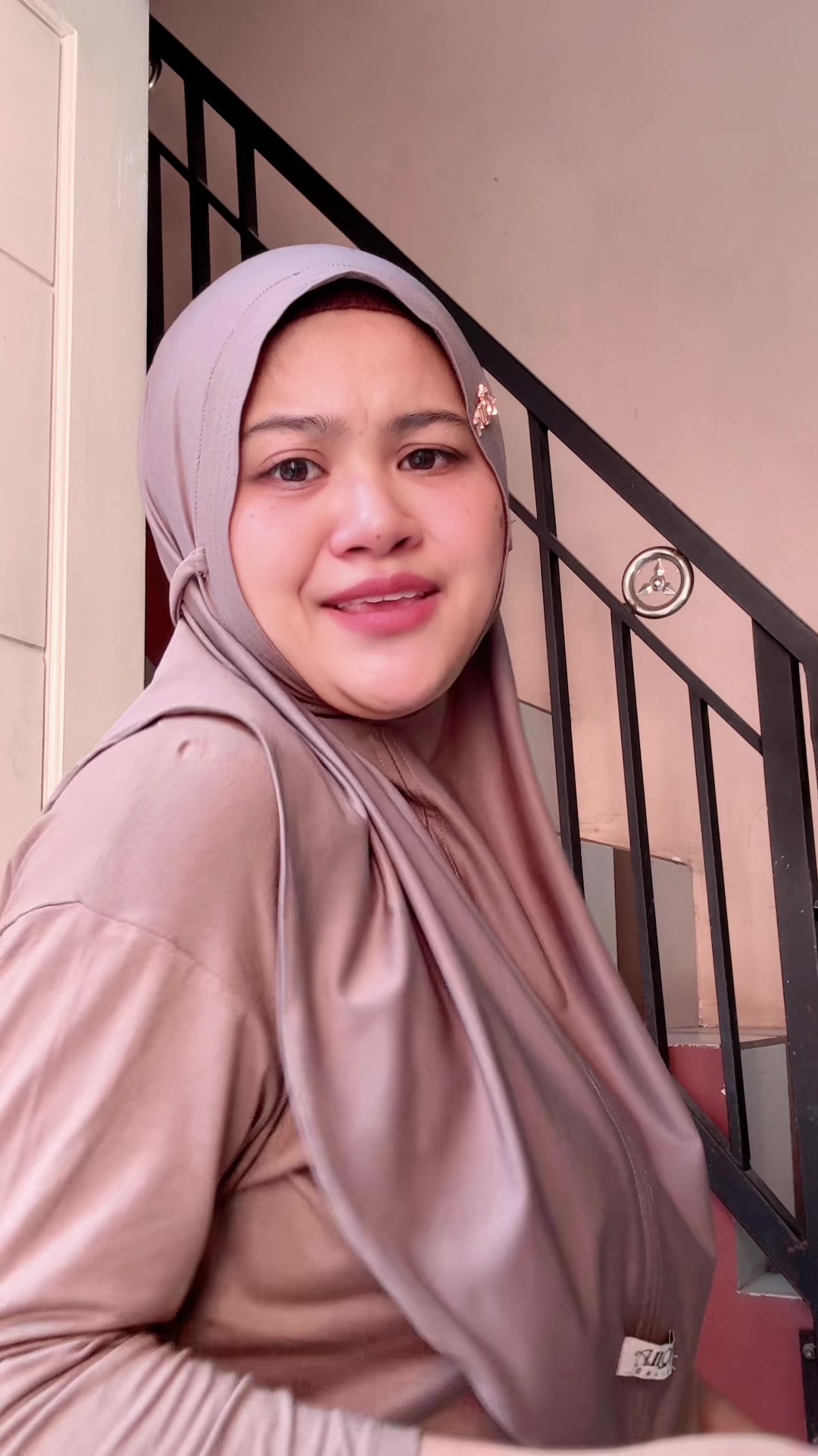 @aUnty jOm🍃youtuber