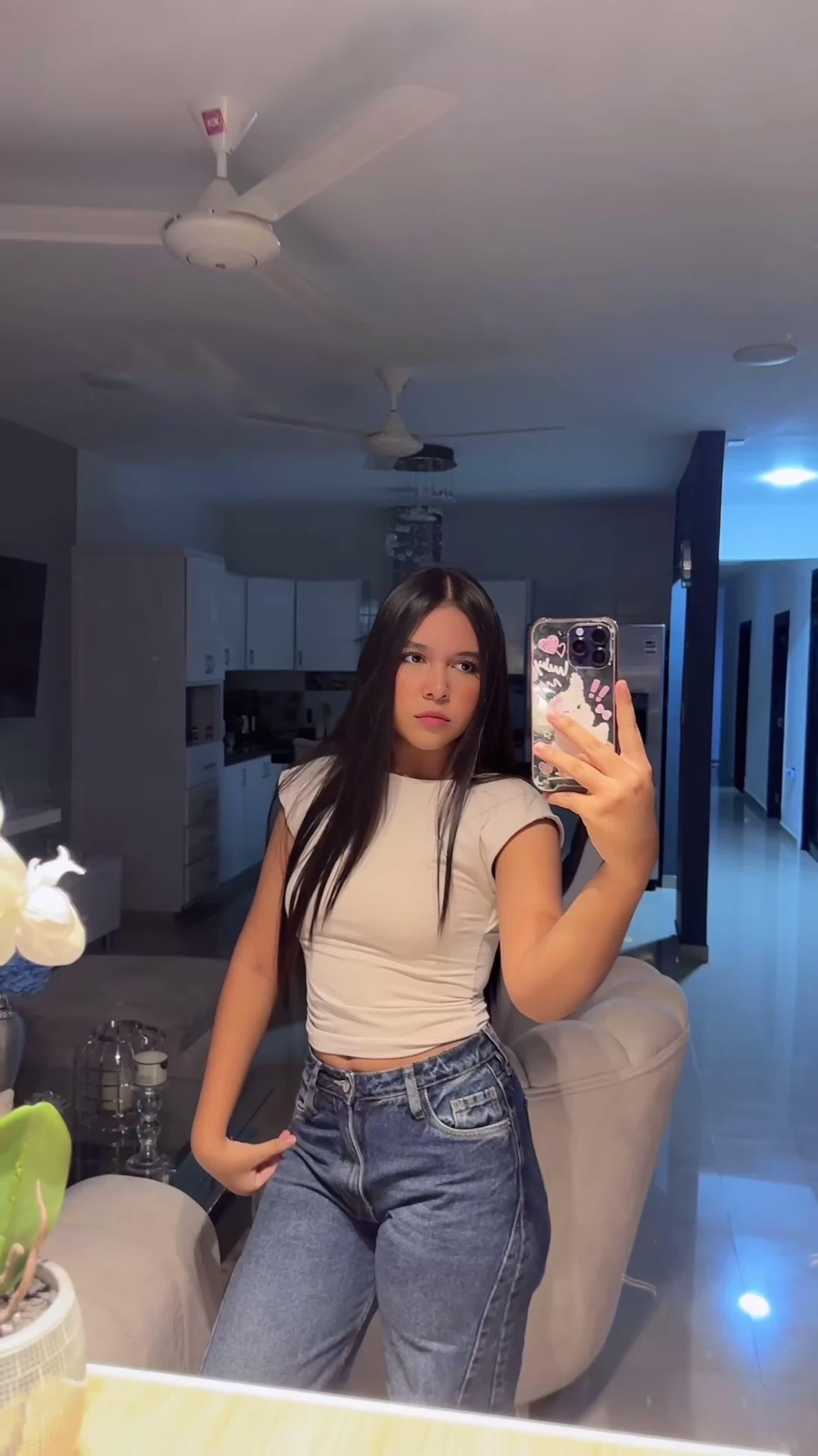 @𝐈𝐬𝐚