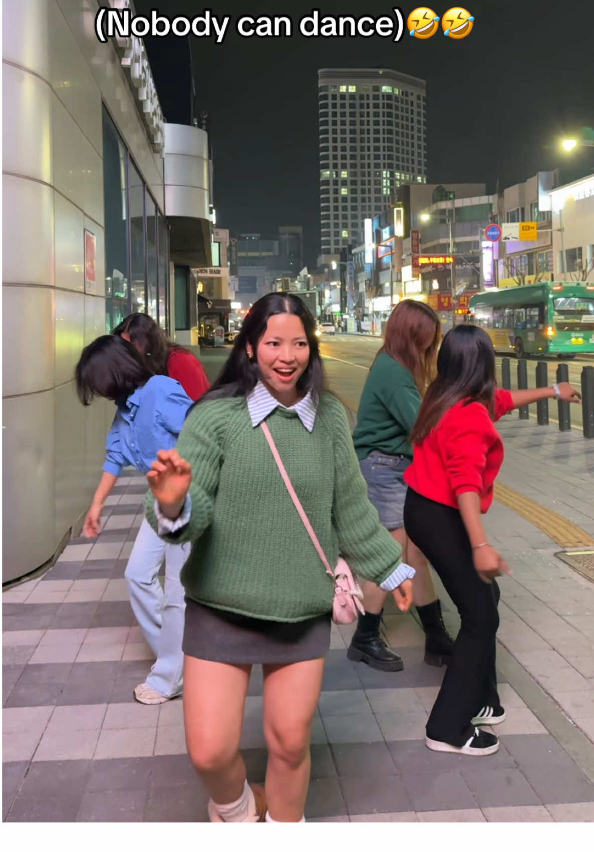 @Unee🍒