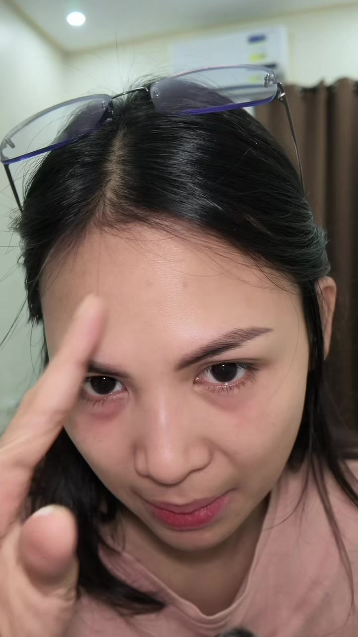 @Elay | The Skincare Junkie