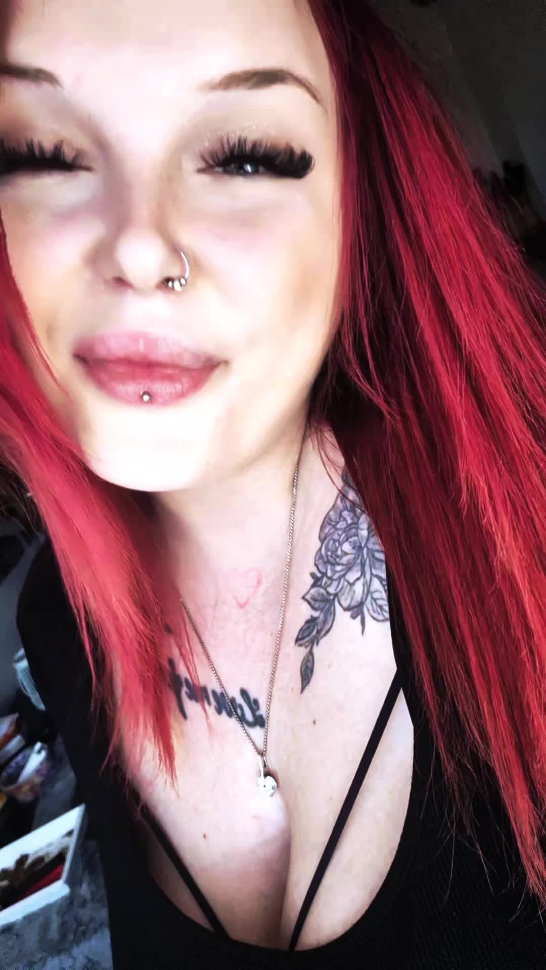 @Laraloooou 🦋🦦