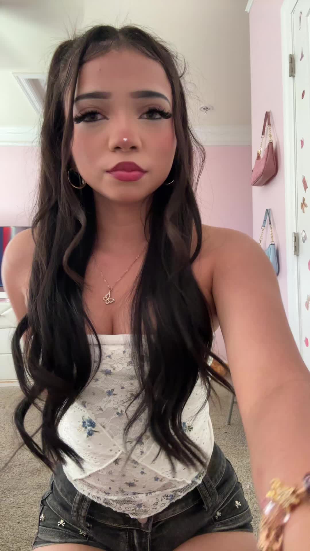 @𝓚𝓪𝓻𝓵𝓪 🌺