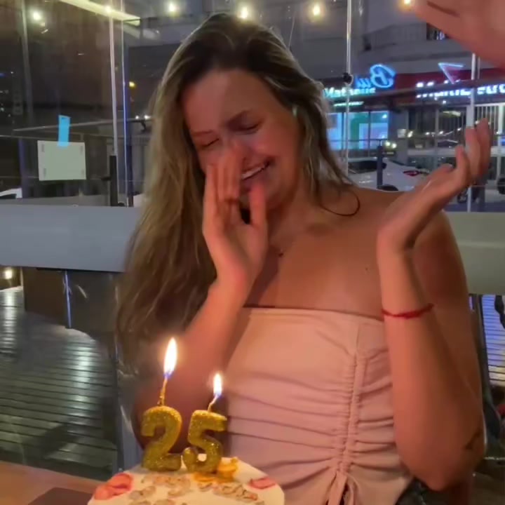 @Laura Müller