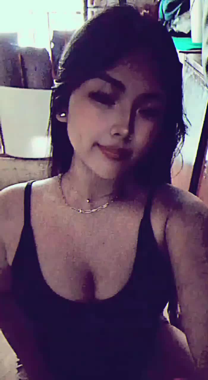 @Mica. _ella. č