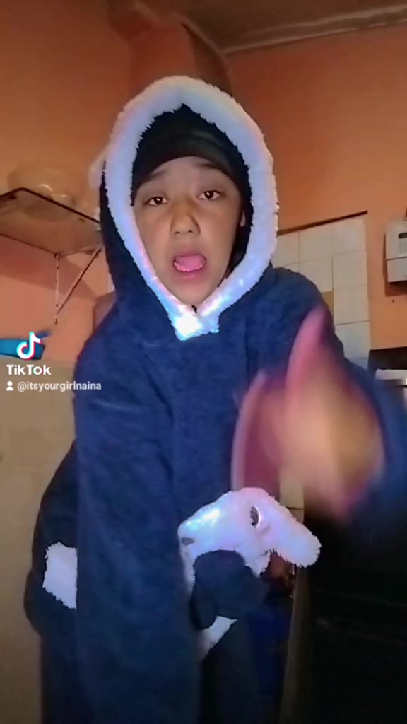@Nainastubborn 🤭🤪🤞