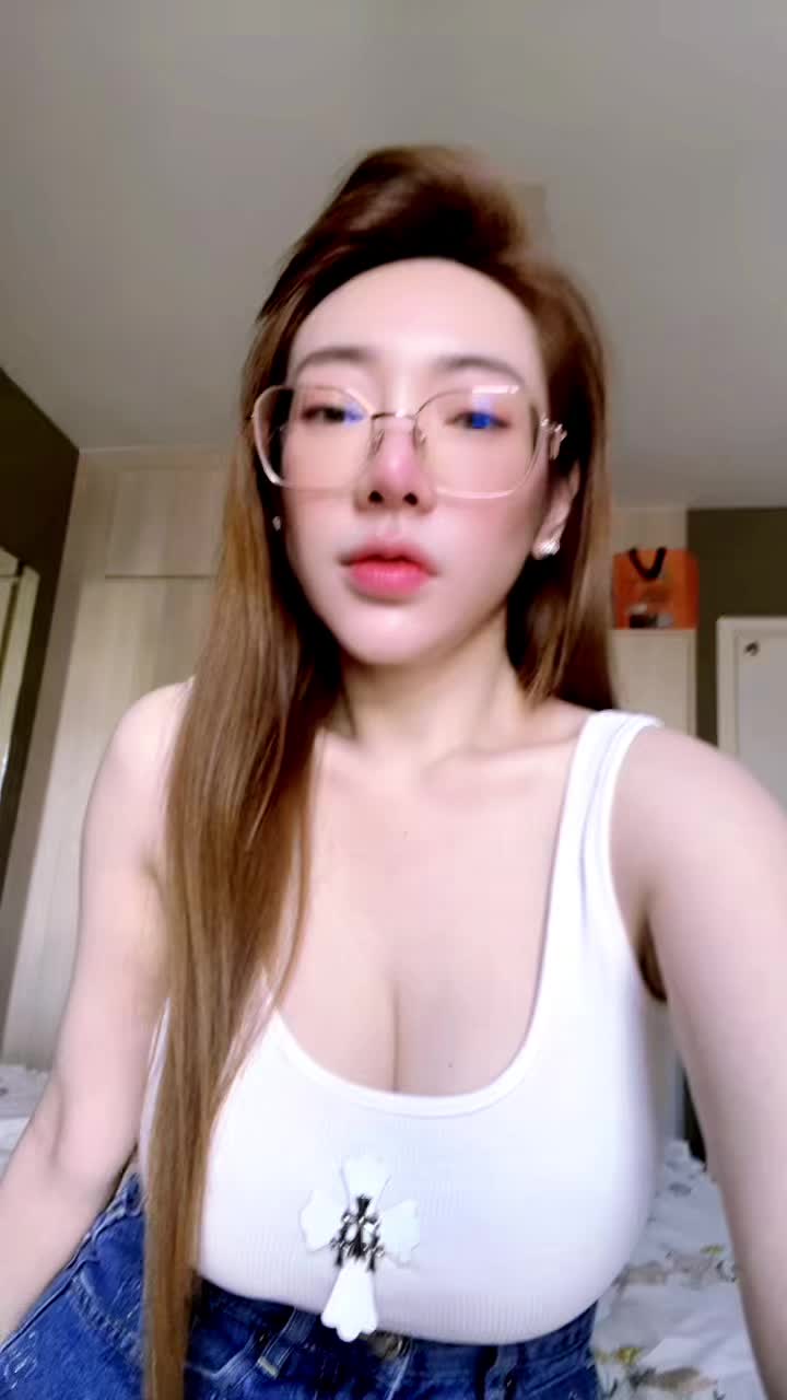@lynlynn175