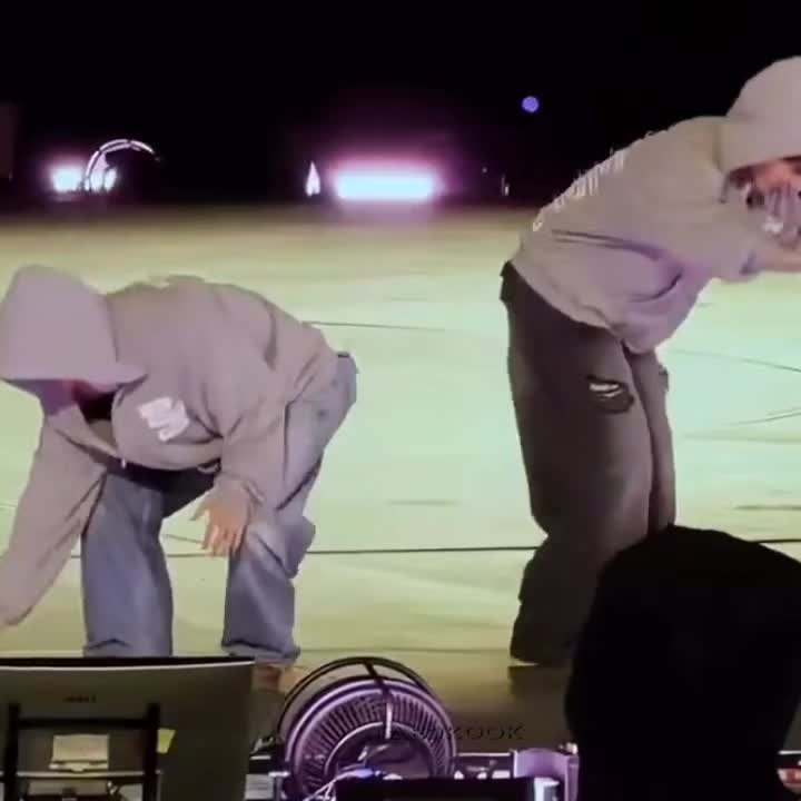 @๐๐ ๐ค