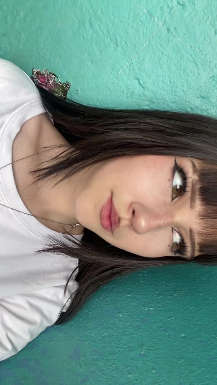 @evievkz