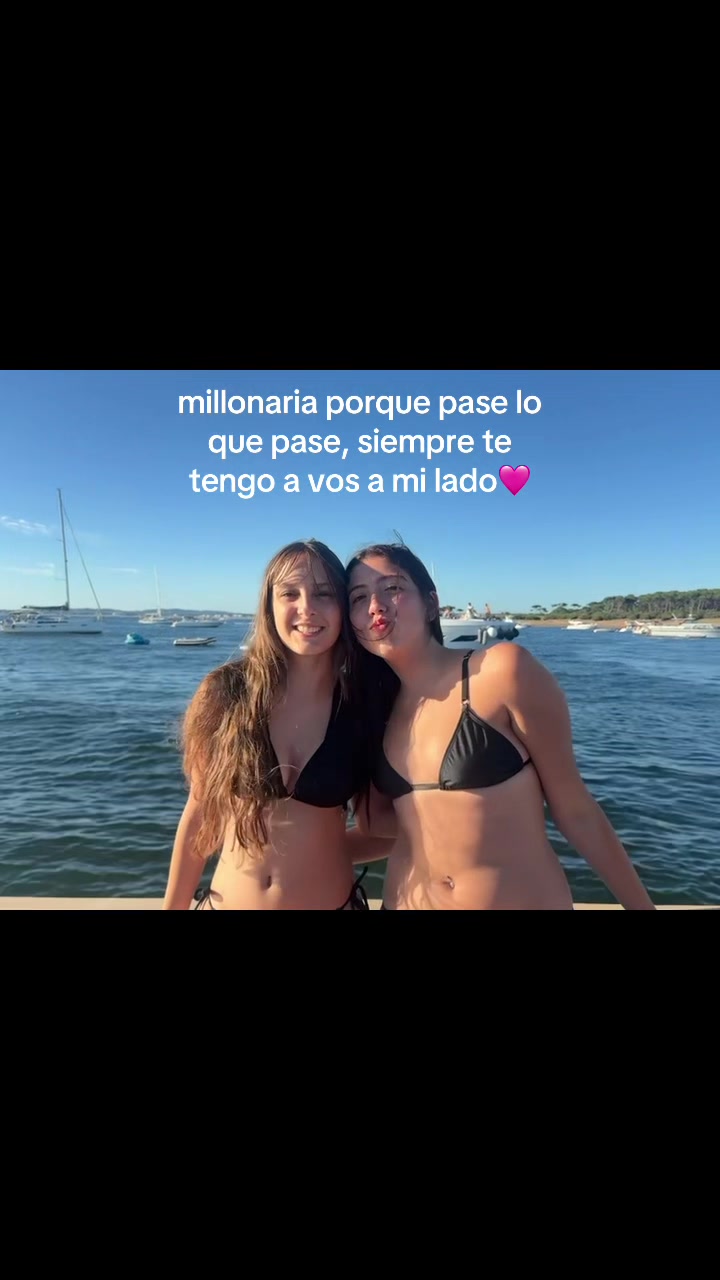 @whoisvickyy