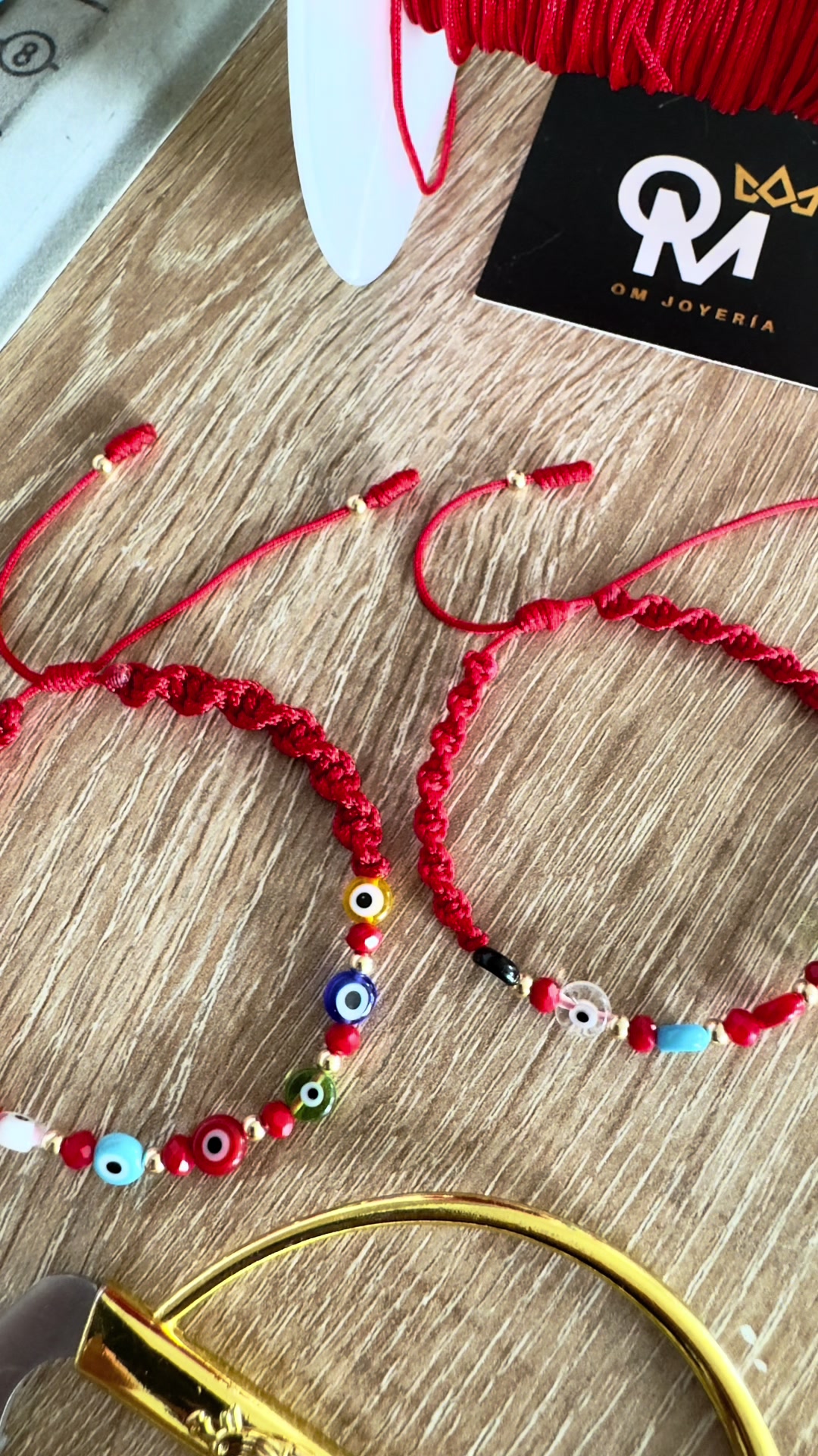 @OM JOYER&Iacute;A