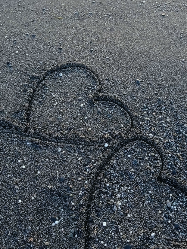 @𝘔𝘰𝘯𝘪𝘢 𝘈𝘷𝘰𝘭𝘪𝘰