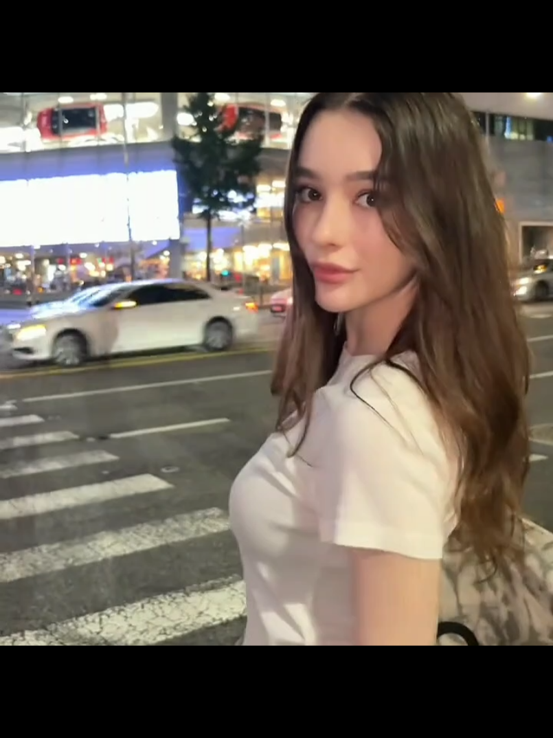 @Chloe