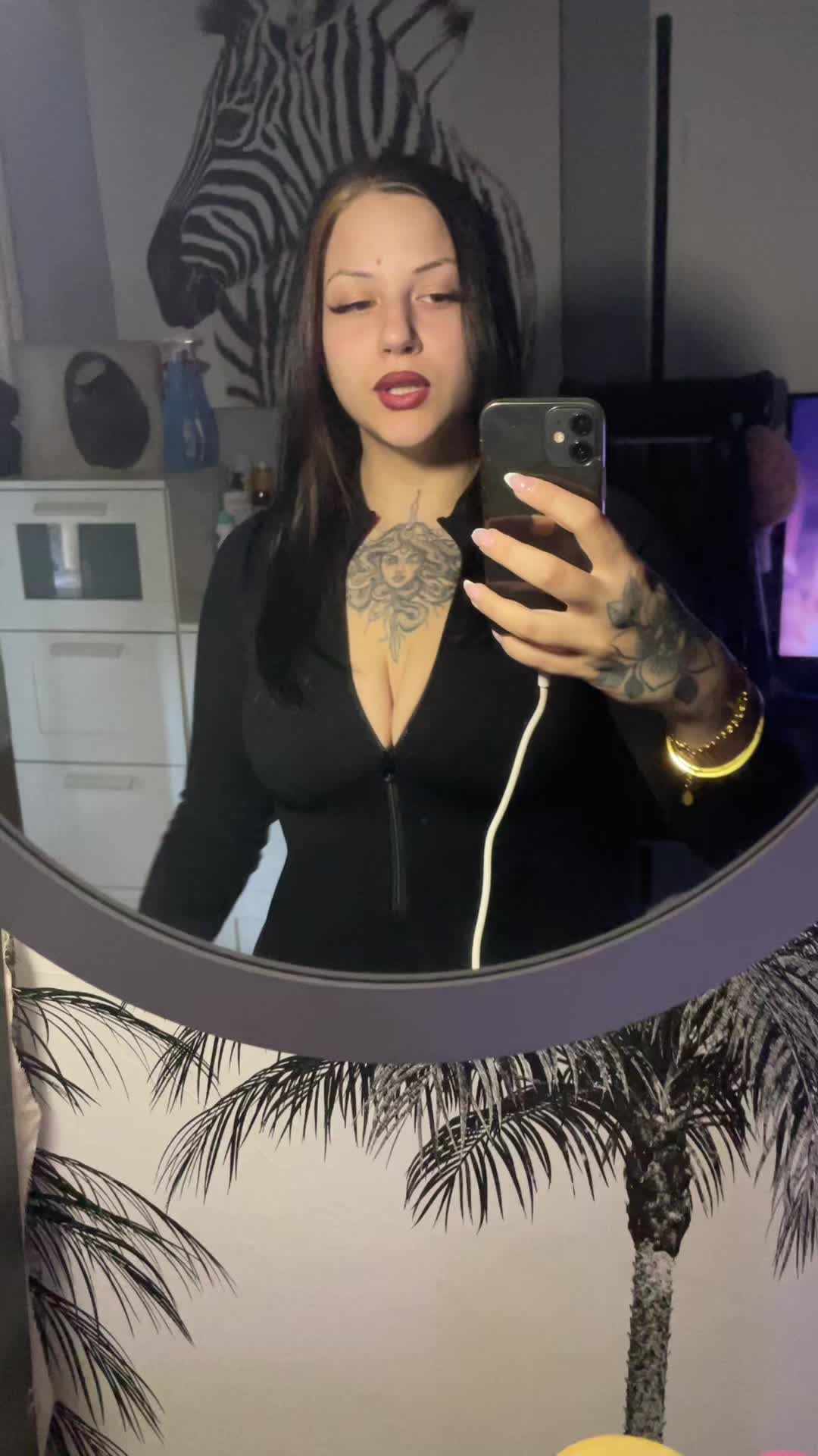 @Anissa 🫦🪬