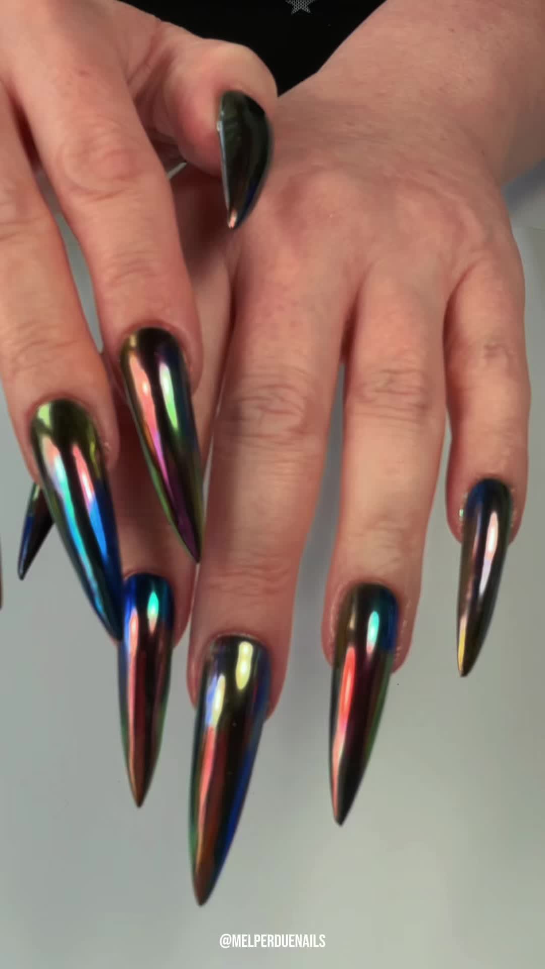 @Mel | Russian Manicurist