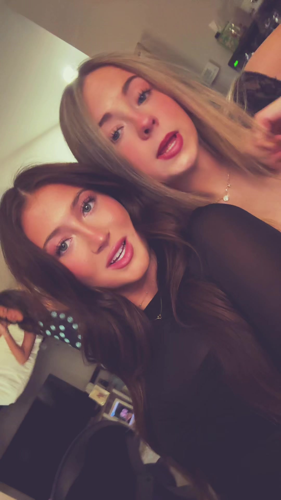 @ellacarrollll