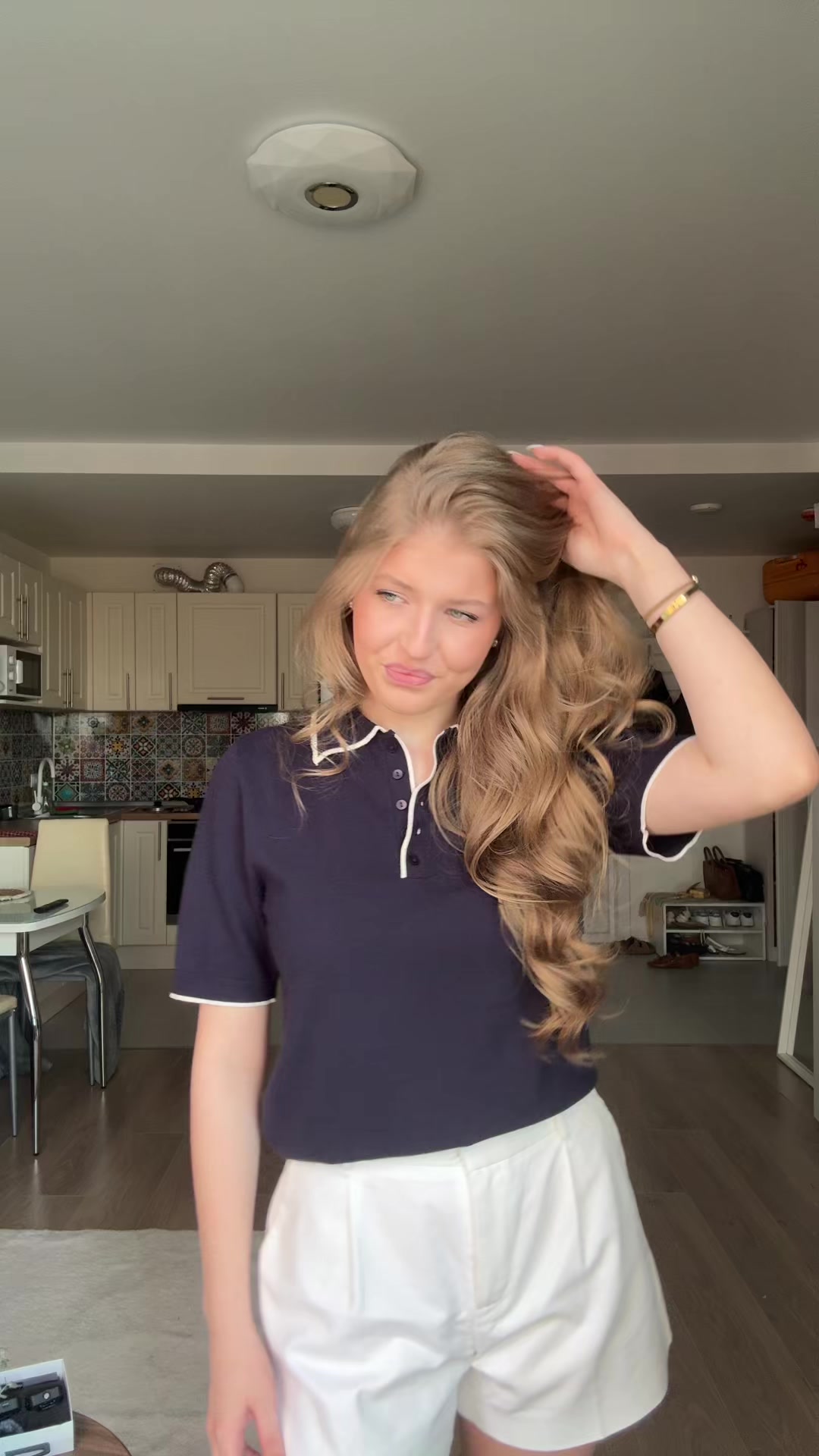 @Нюша