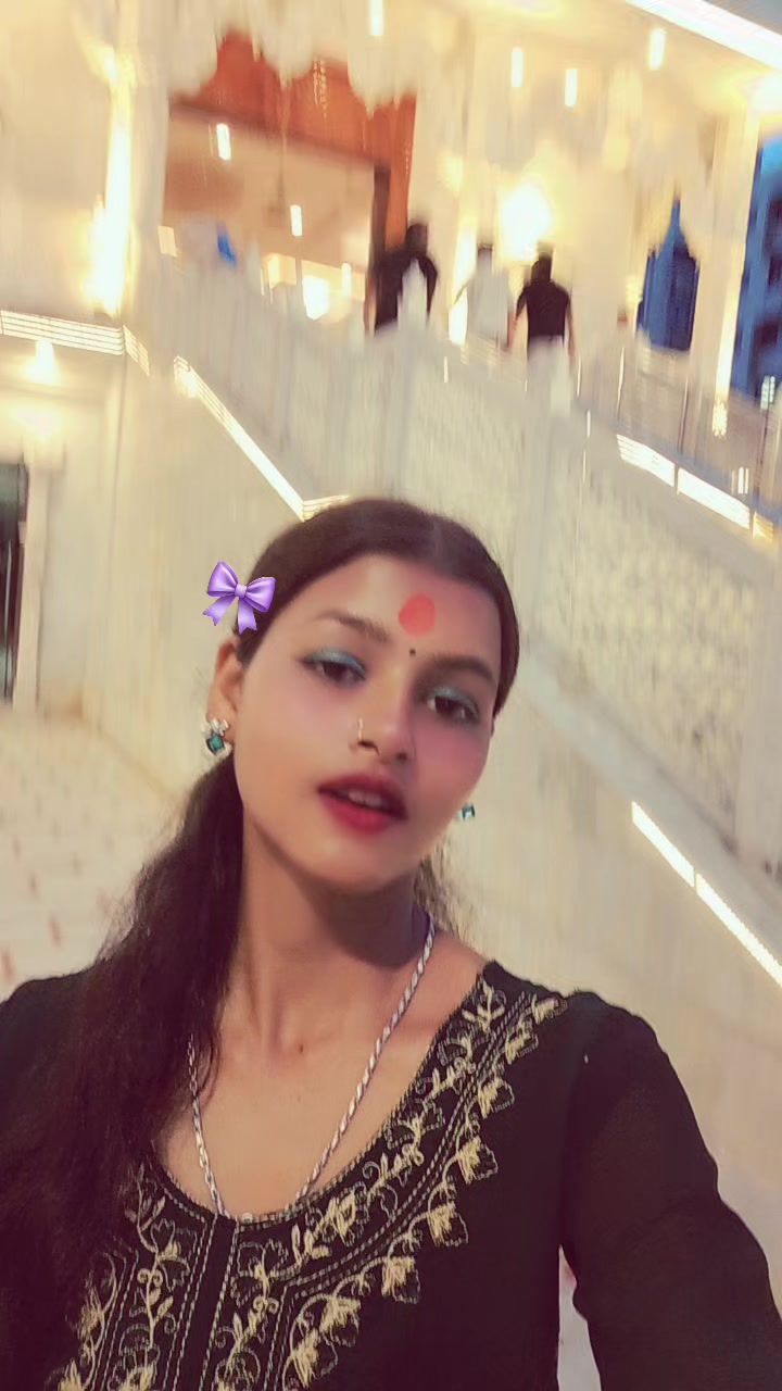 @nishu🦋🥀💫