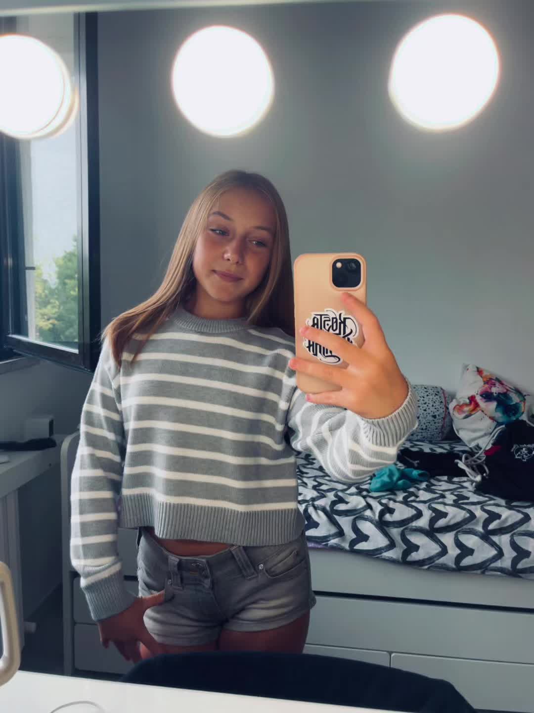 @chloeespamm