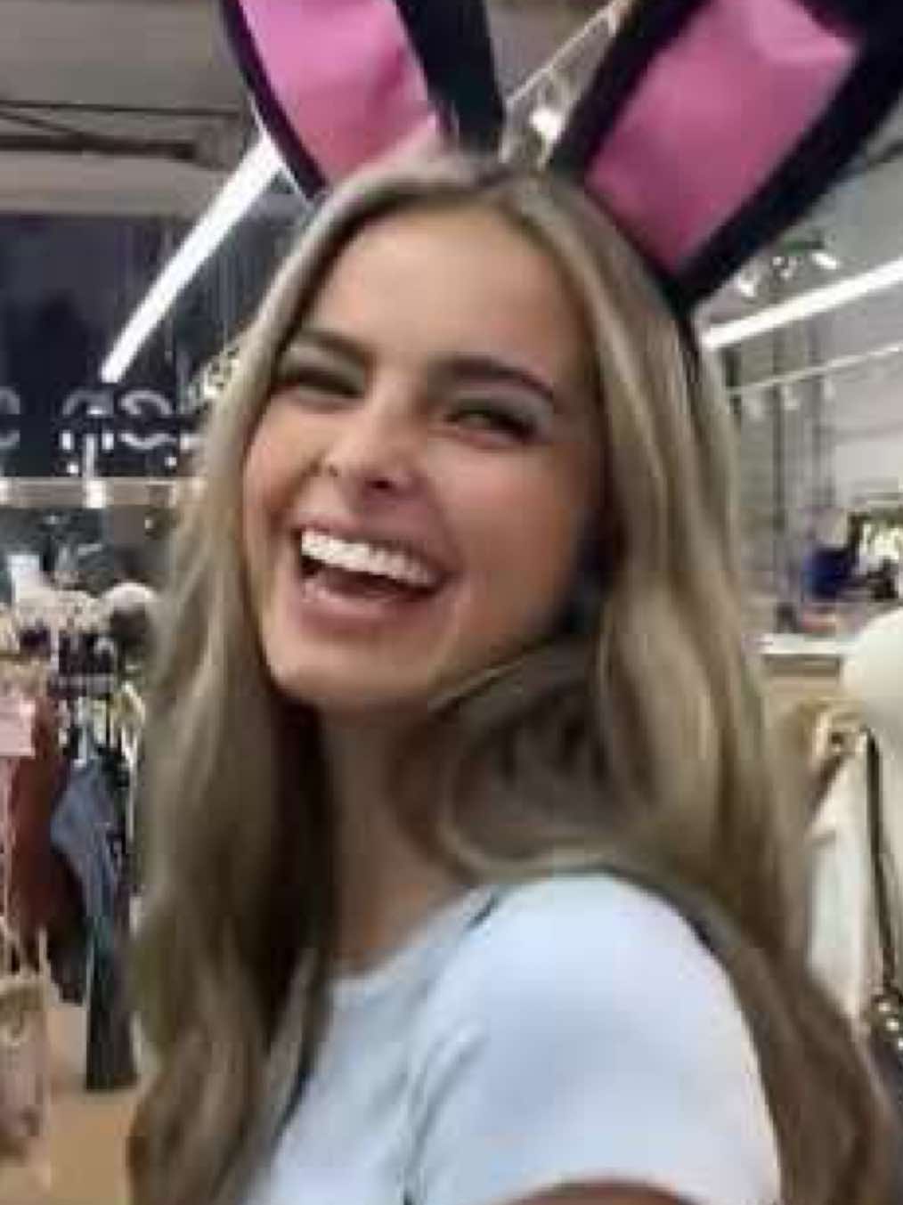 @julisvelos ❦
