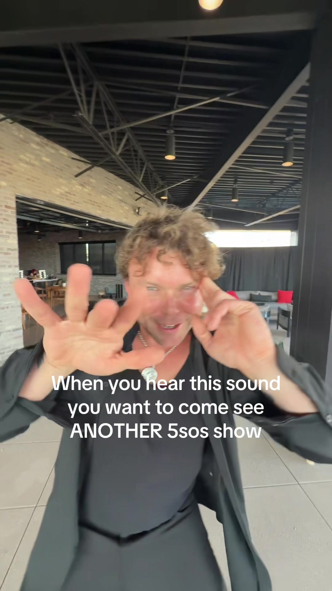 @Ashton irwin