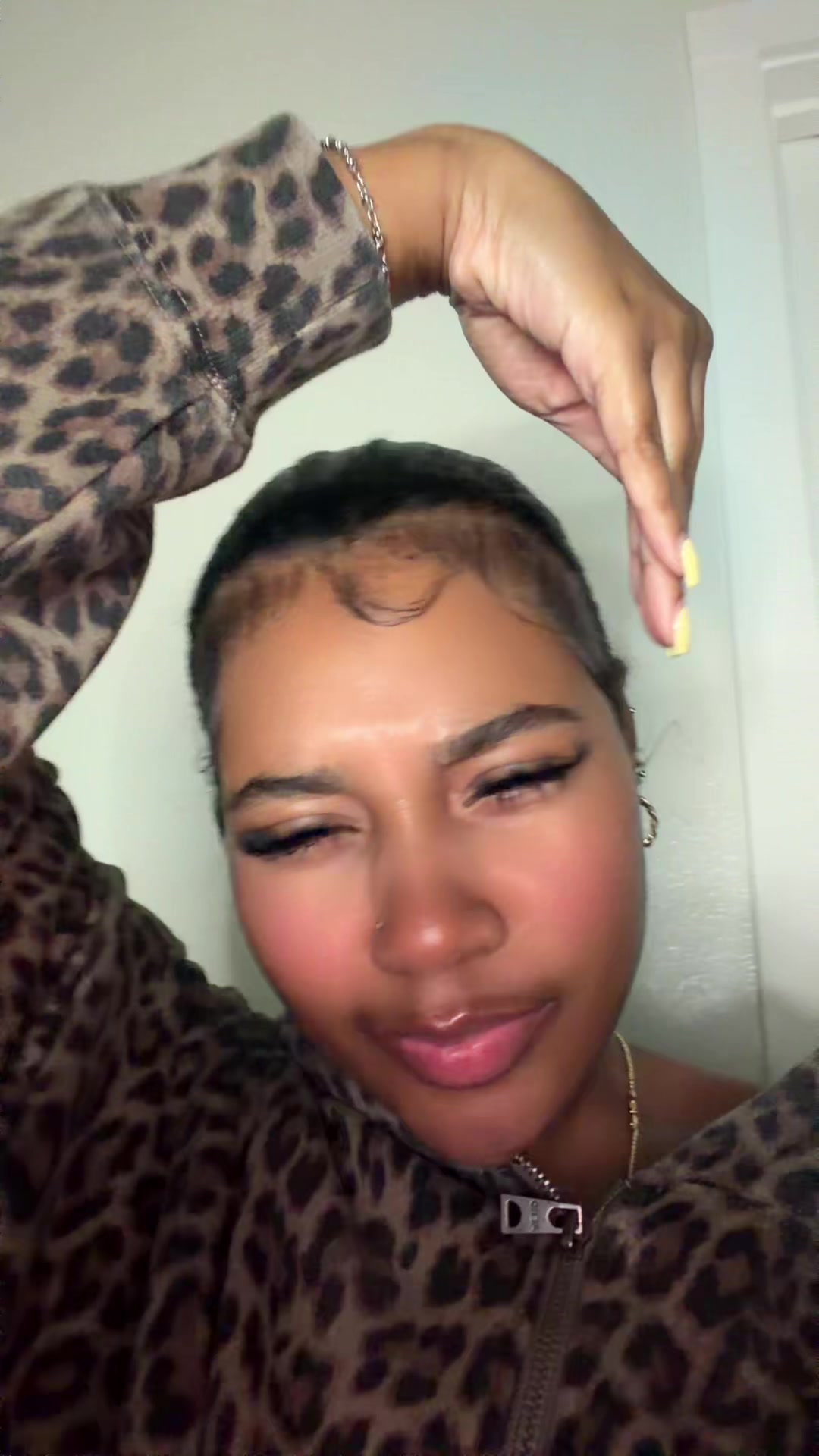 @🥹