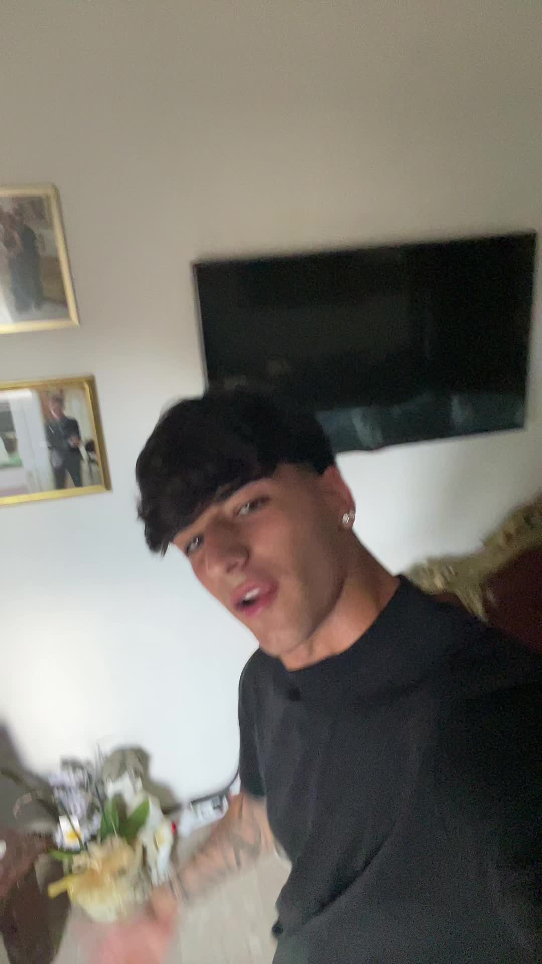 @Angelo🏴