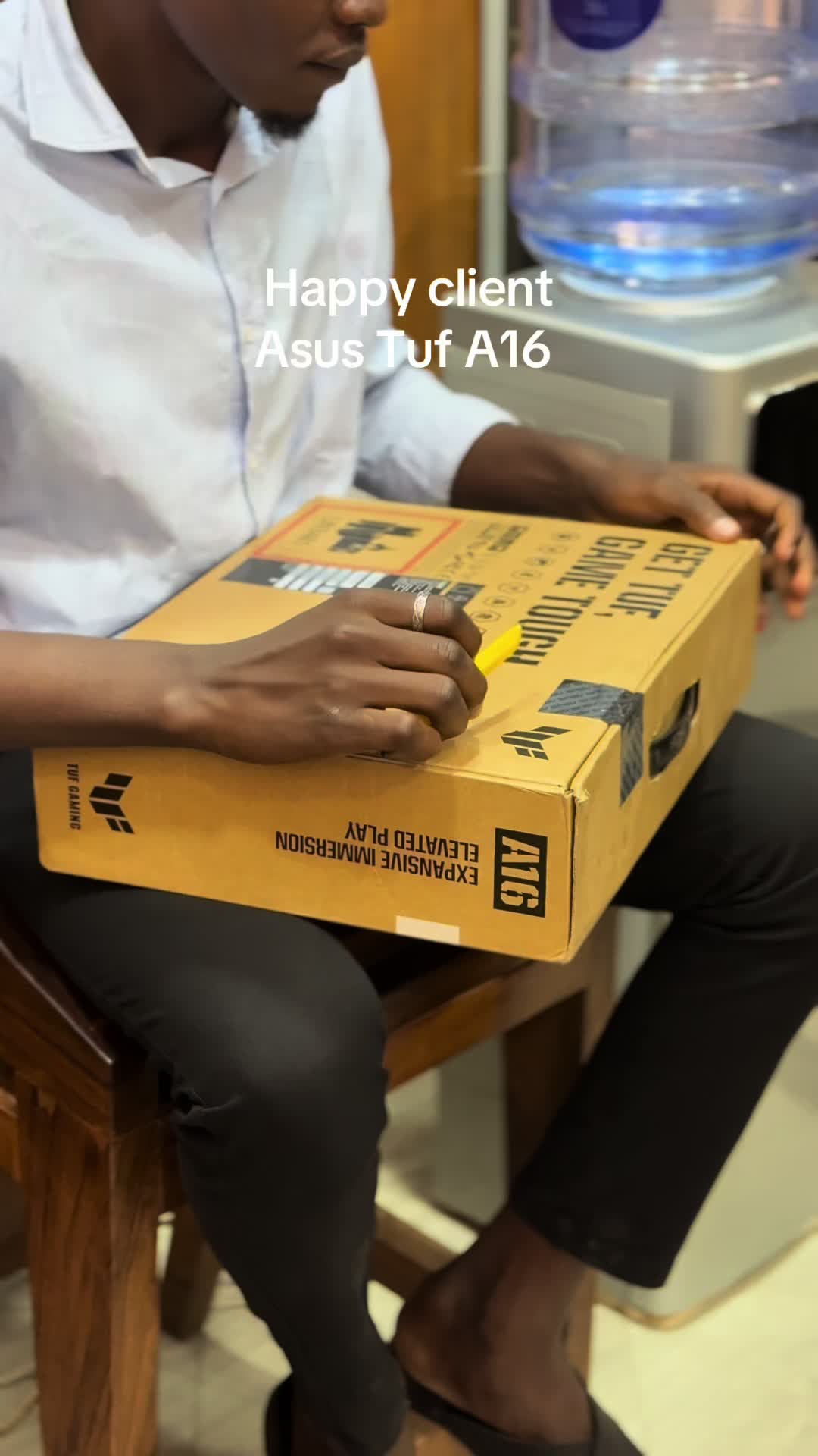 @Laptop guy 🇺🇬