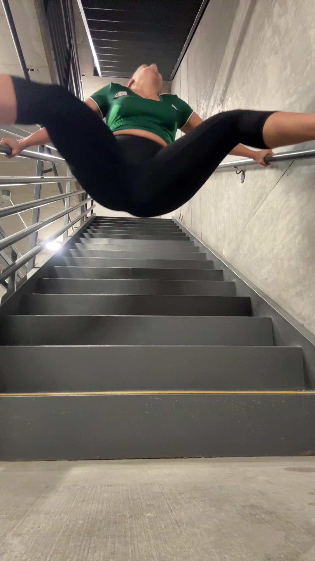 @Lala
