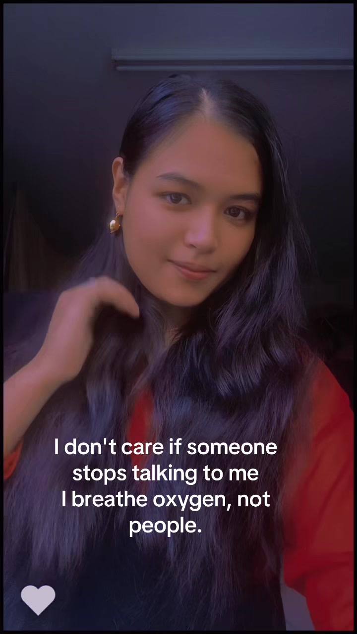 @👑Aarohi shrestha❤👑