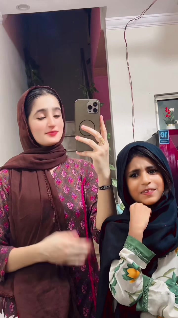 @Muneeba khan⭐️