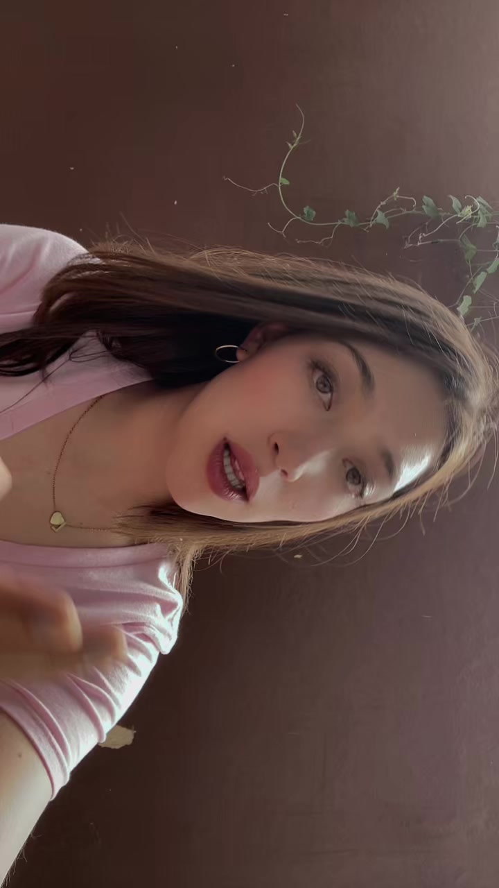 @😉 LUCY ✨