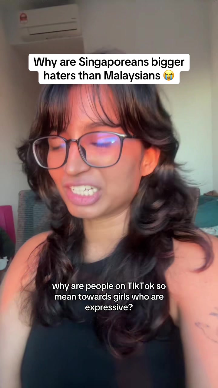 @mitunasree 🥀👩&zwj;❤️&zwj;💋&zwj;👩