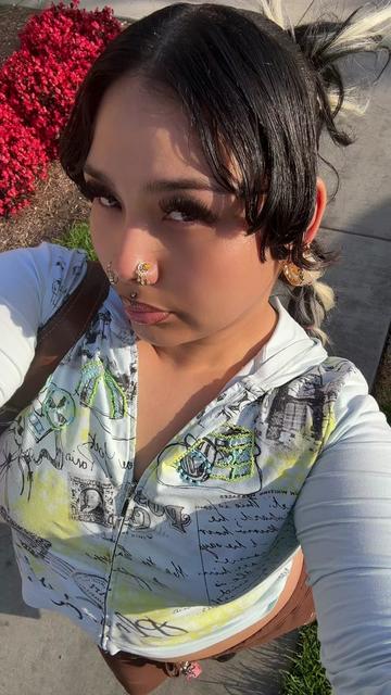 @neliiirose
