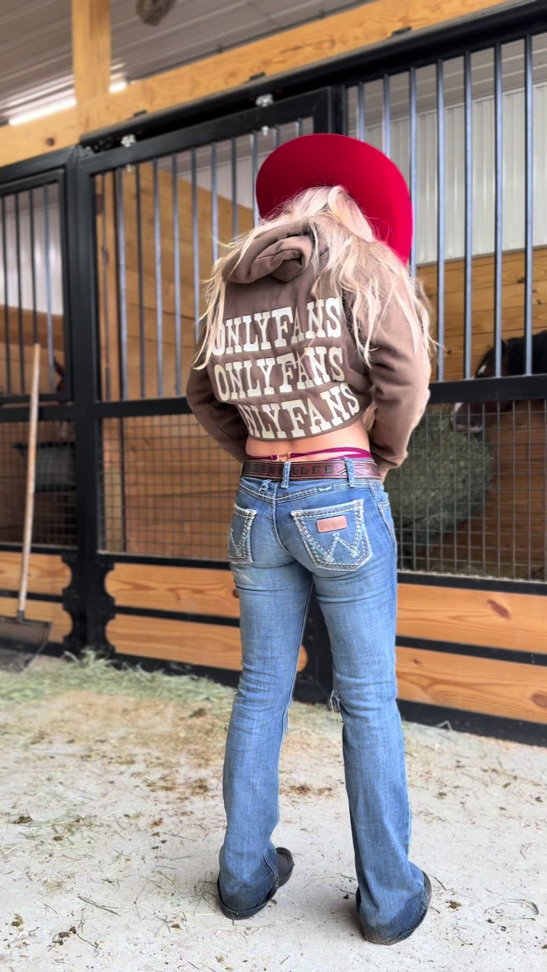 @Itsamandalee