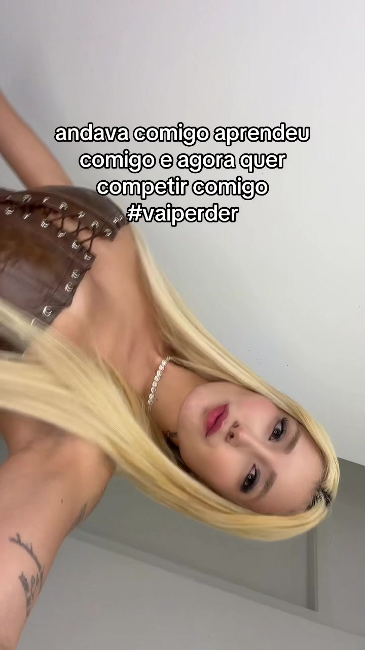 @Anna Carolina