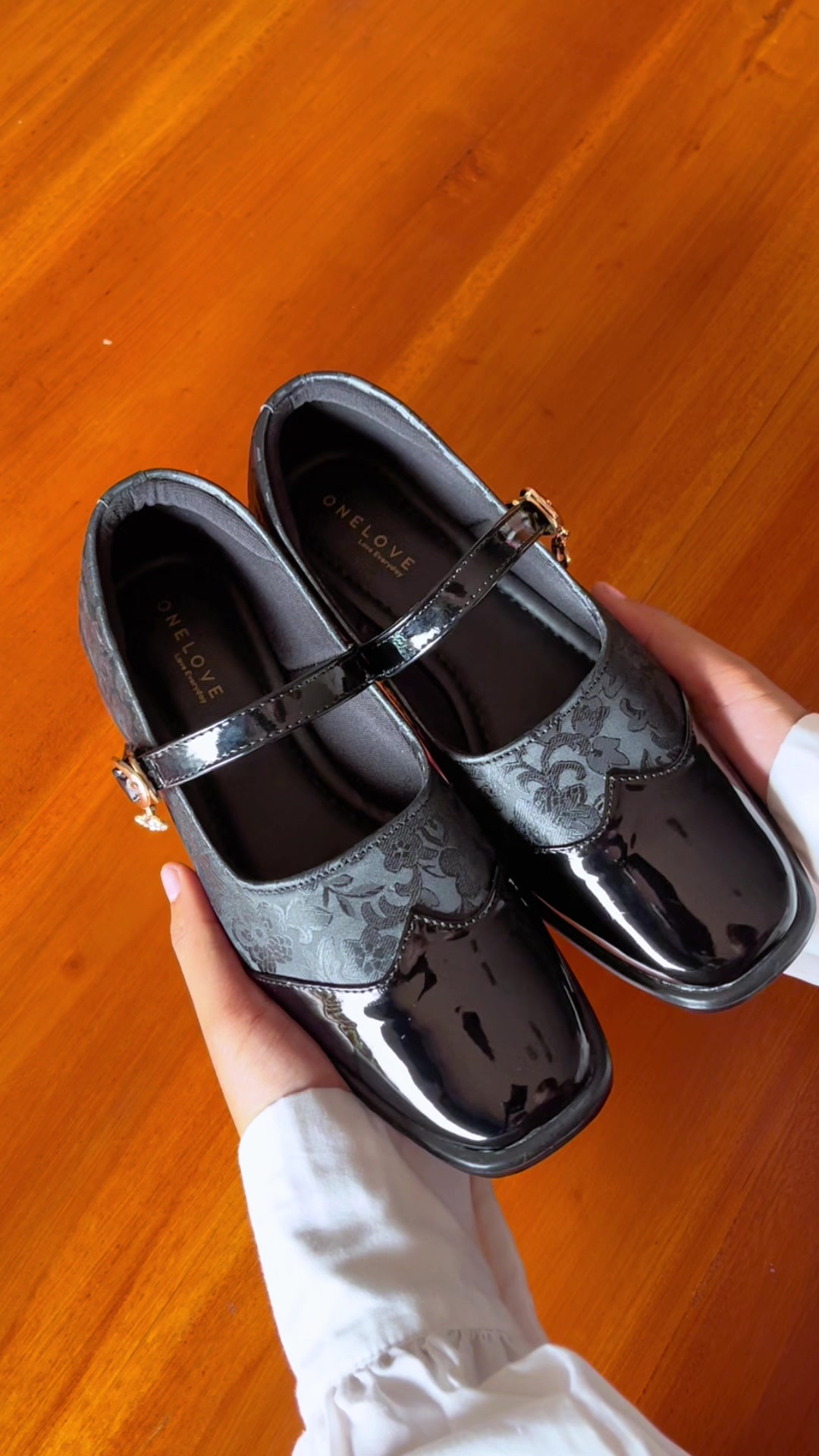 @One Love Women Shoes