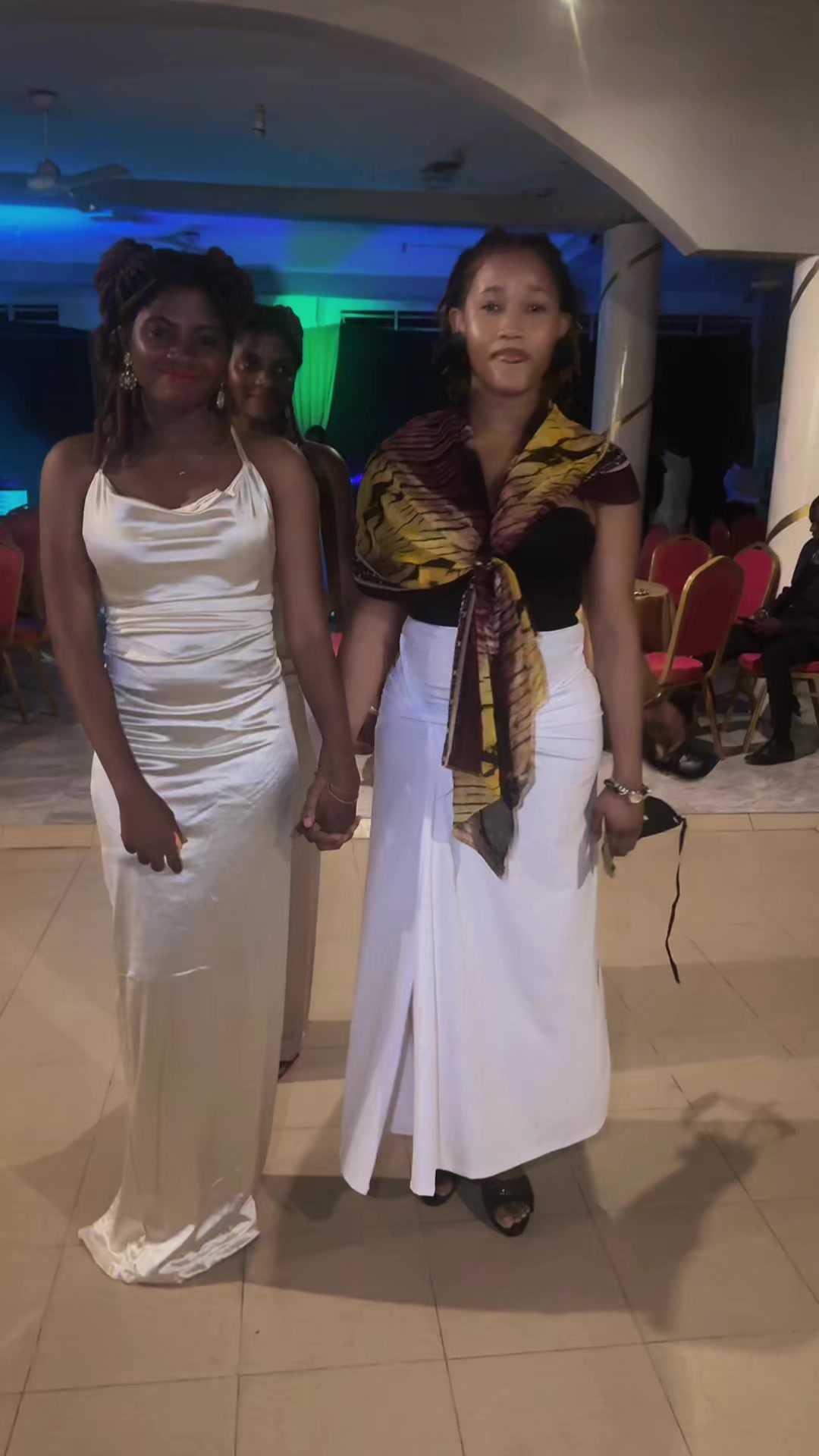 @AMORESSESTWINS