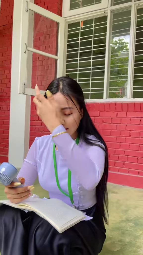 @WaiHninn👑( official )